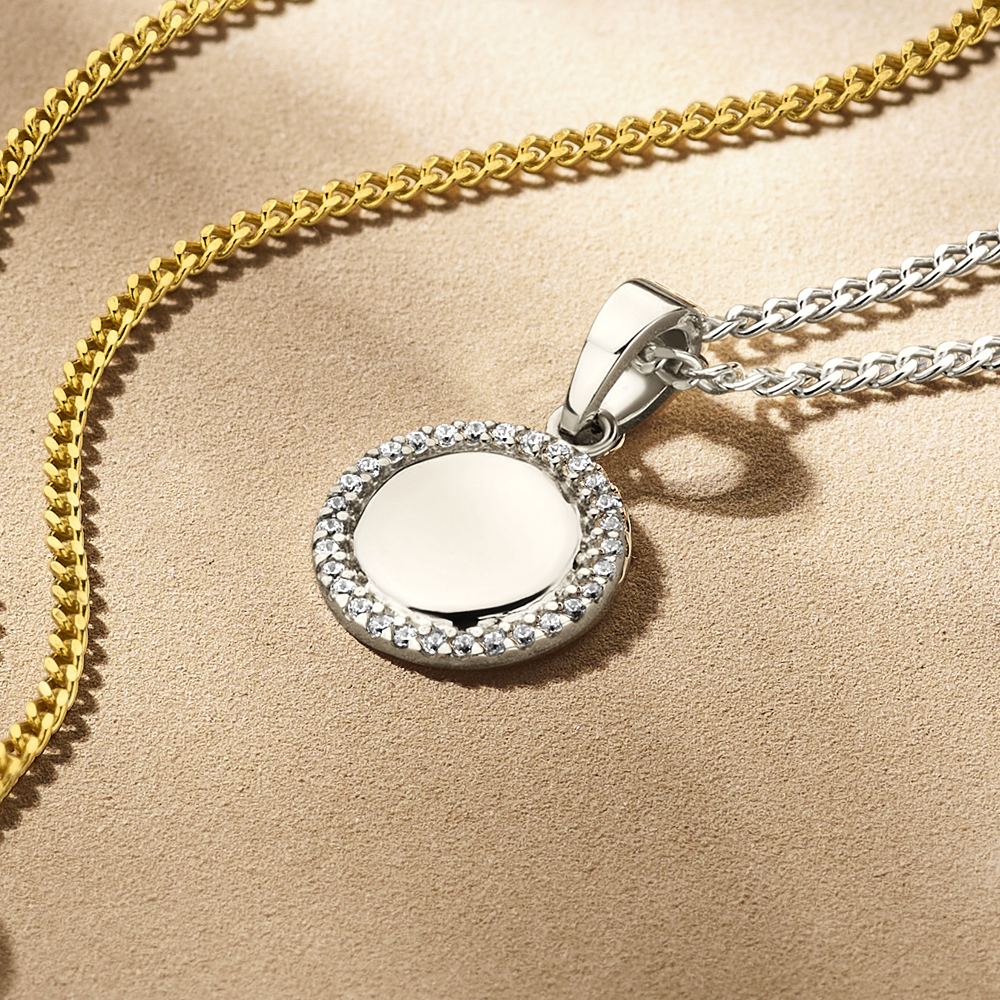 Silver pendant with stone setting