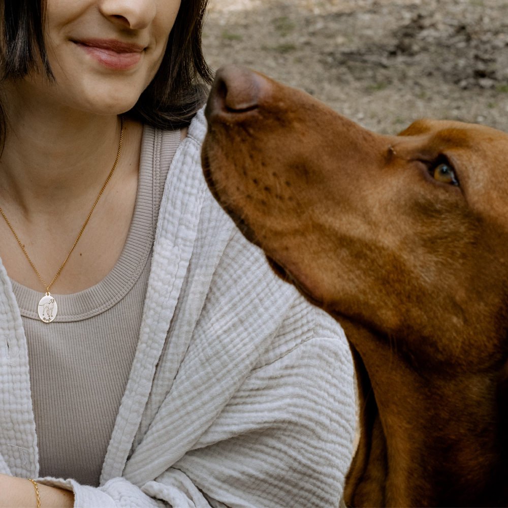 Gold necklace with dog engraving Akita