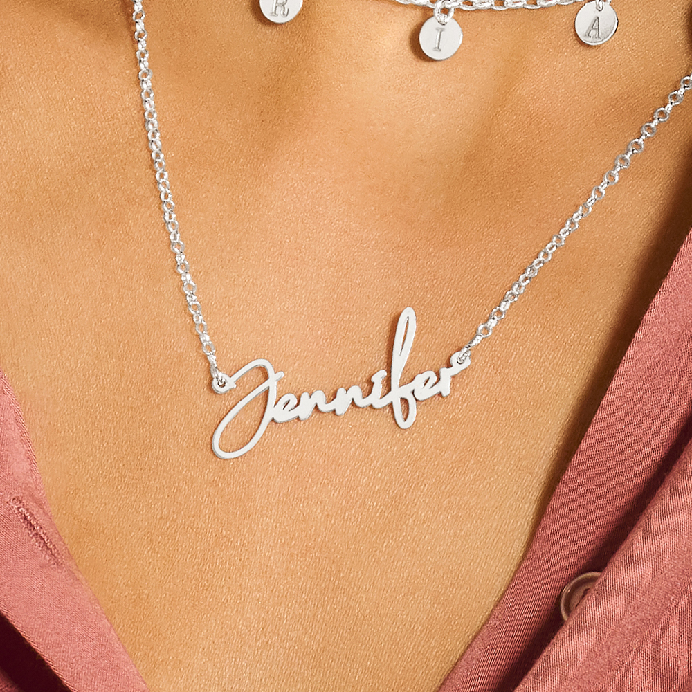 Silver name necklace model Jennifer