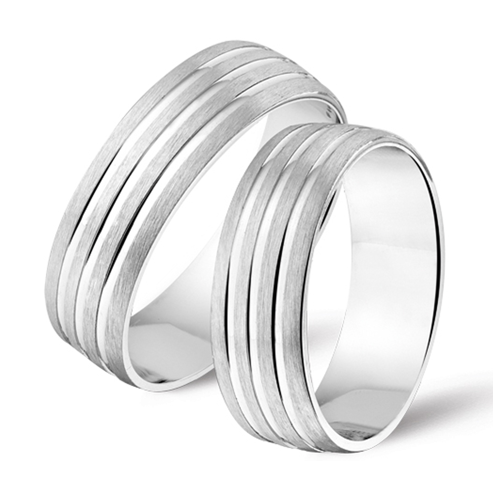 Silver couples rings decorated with matted finish