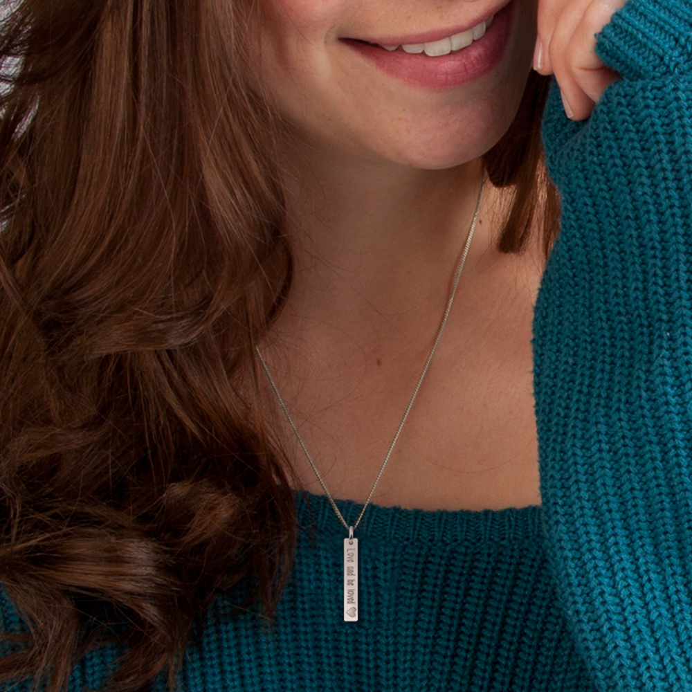Silver bar necklace pendant with engravement and heart
