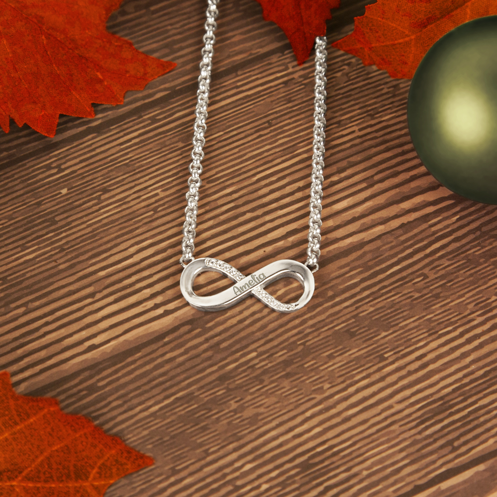 Infinity necklace with zirconia in silver