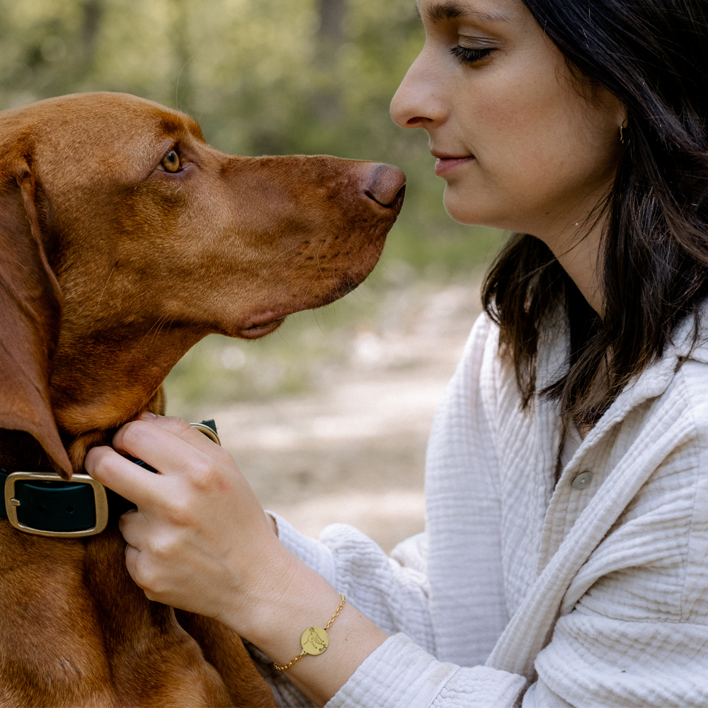 Gold name bracelet with dog Golden Retriever