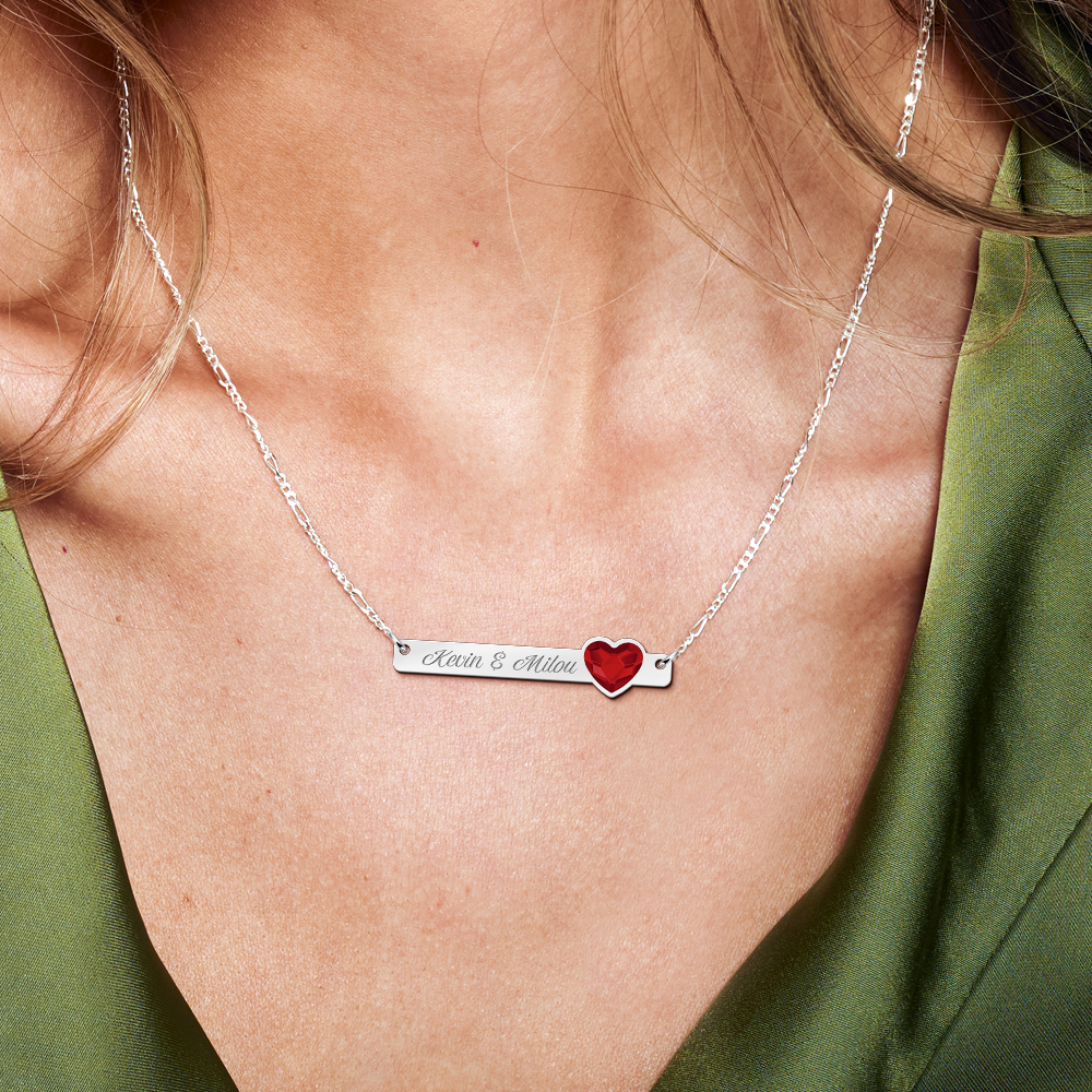 Silver bar necklace with heart stone