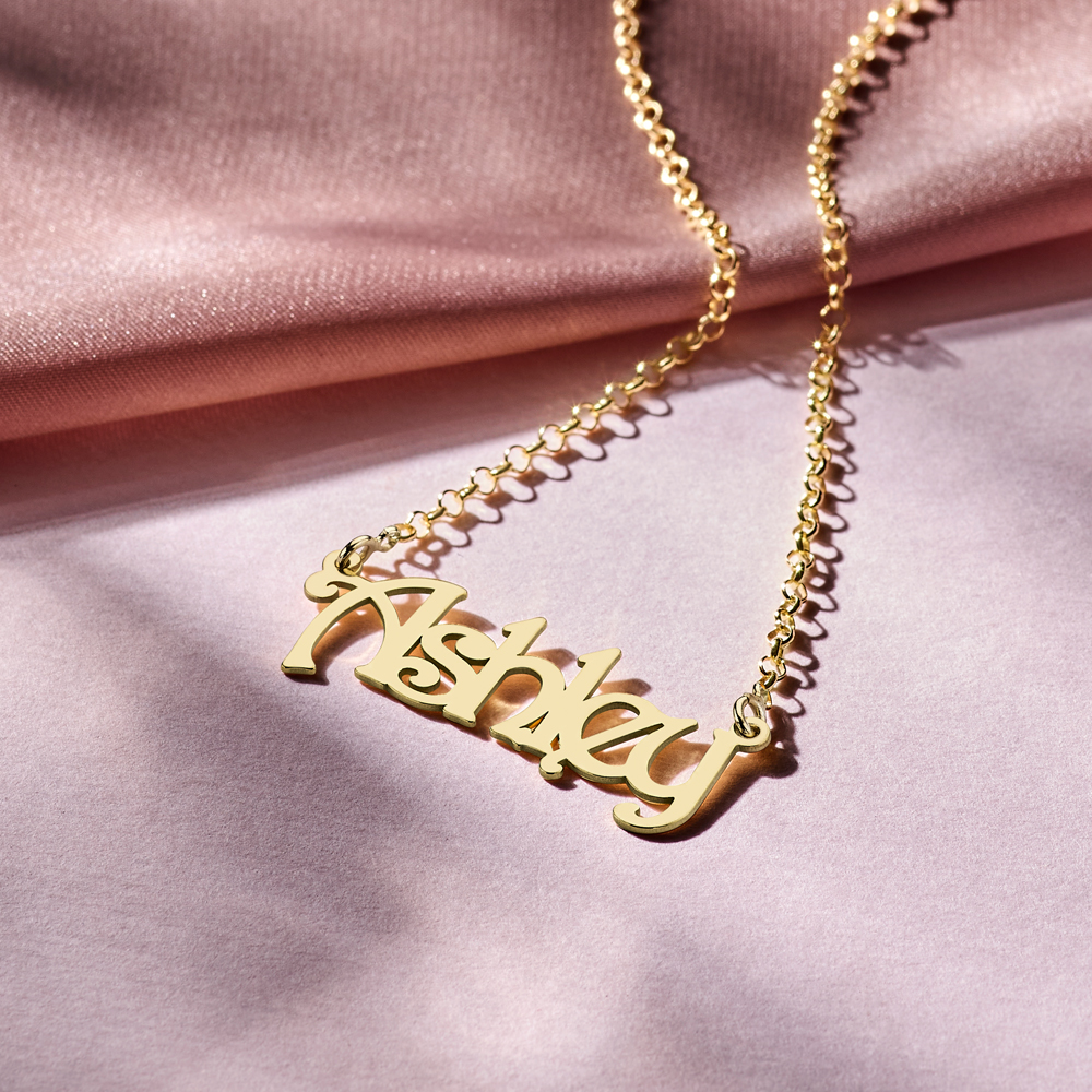 Gold name necklace, model Ashley