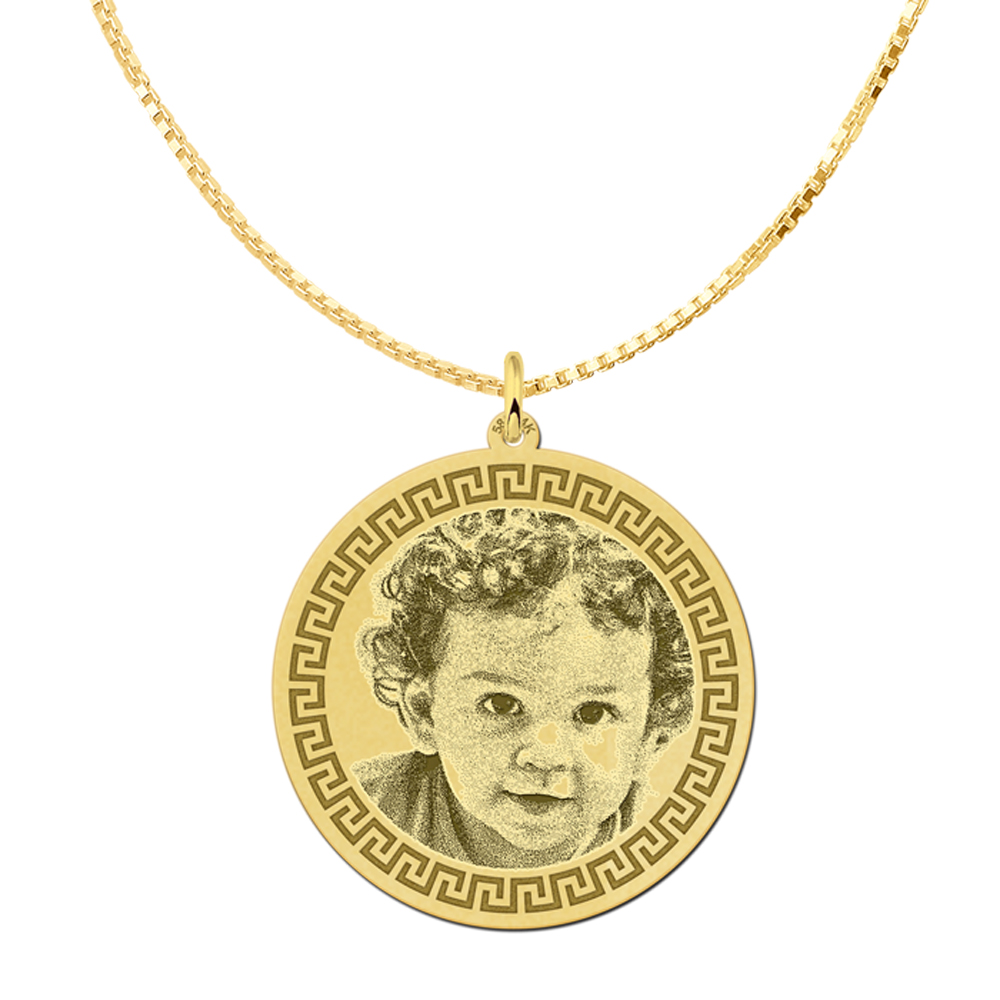 Round photo charm with hook pattern gold