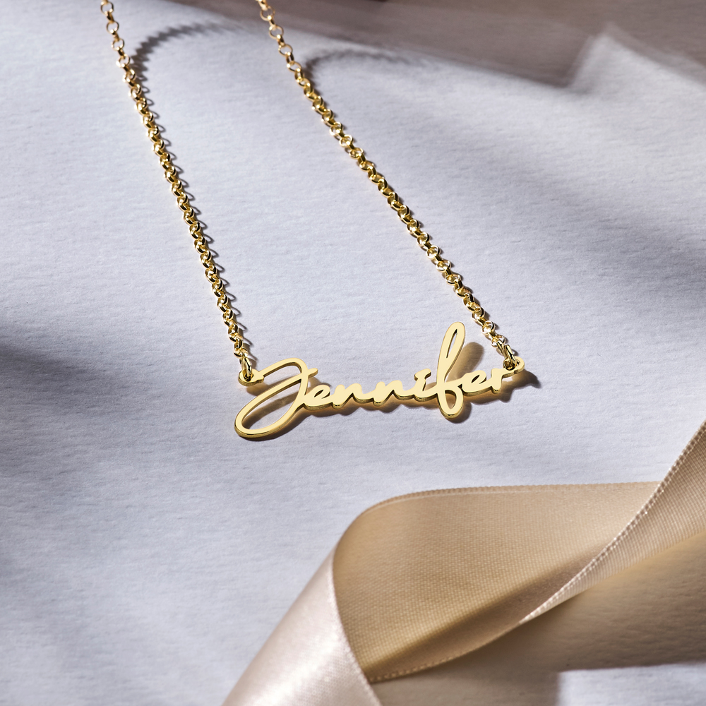 Gold name necklace model Jennifer