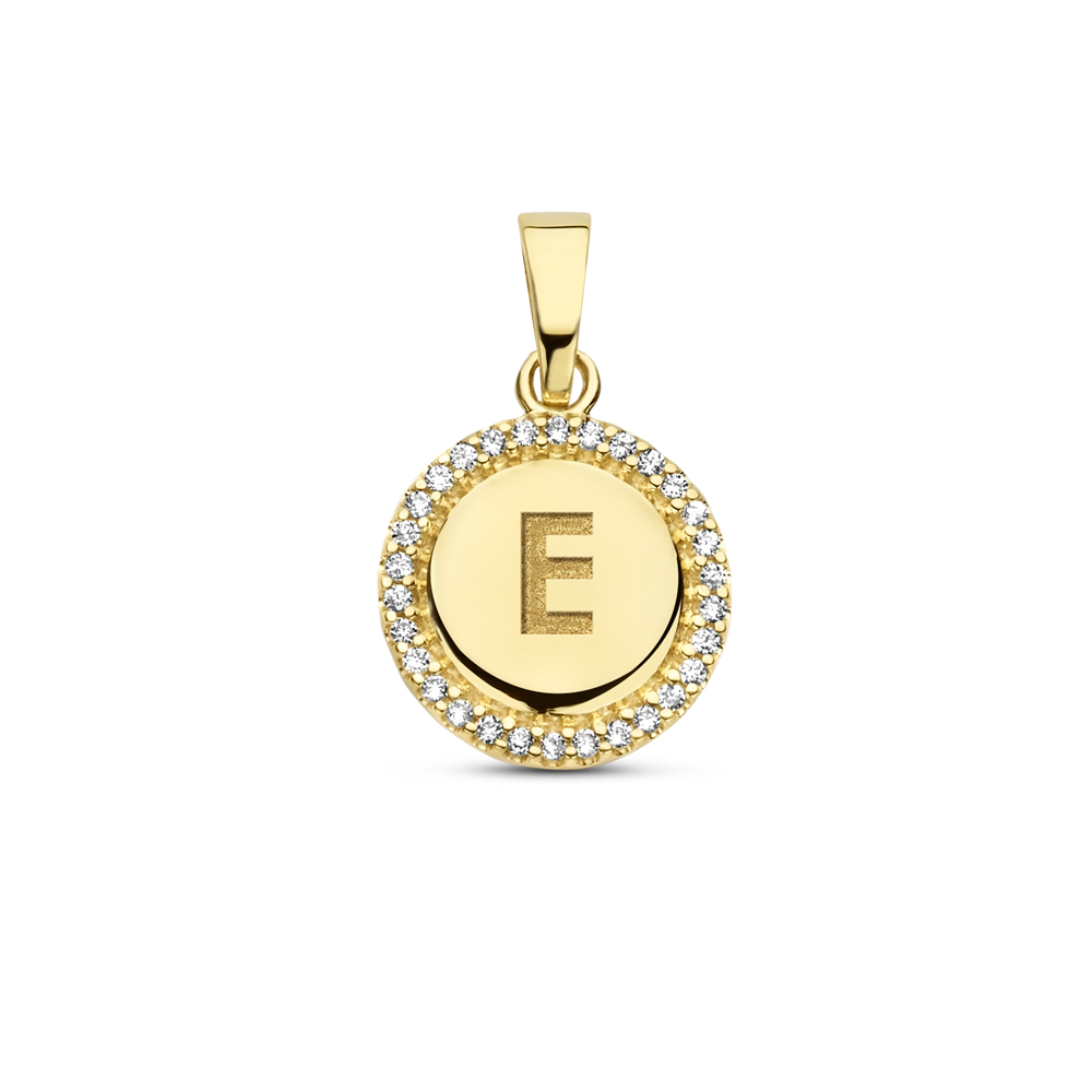 Gold pendant with stone setting