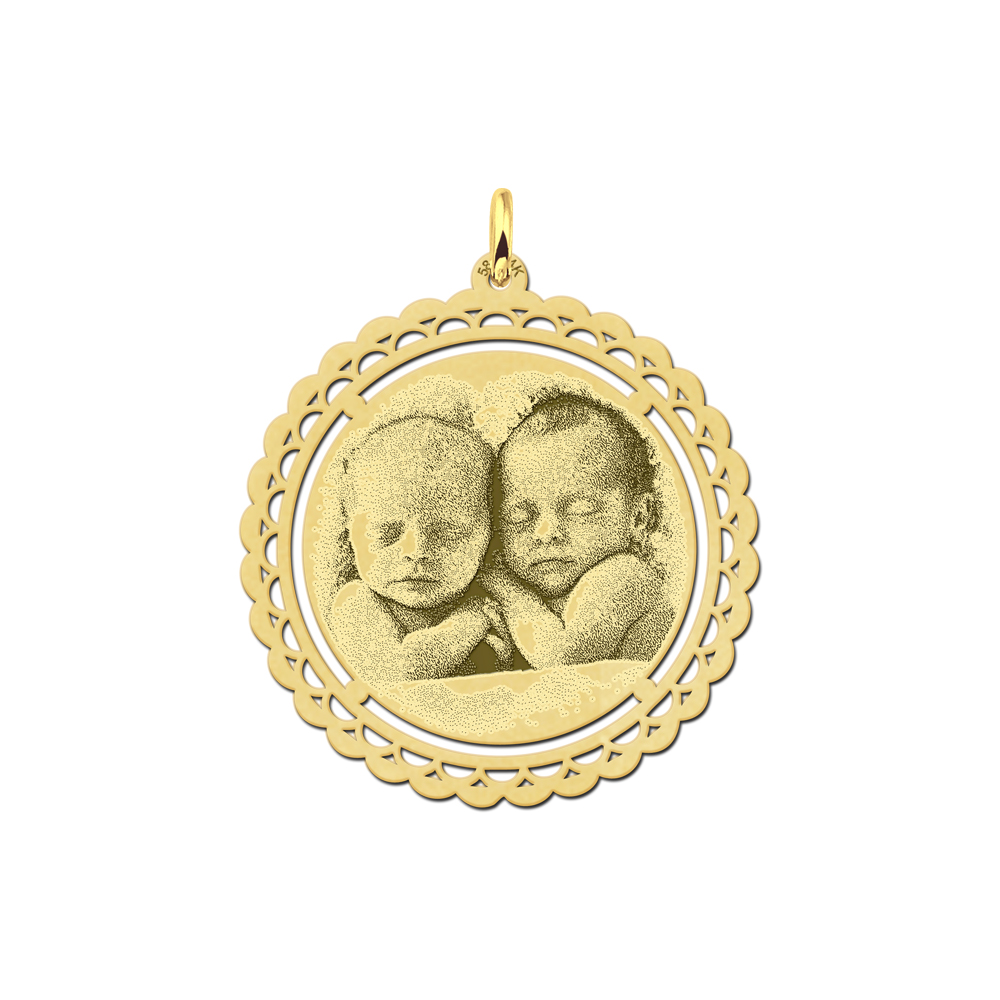 Photo engraved pendant round gold