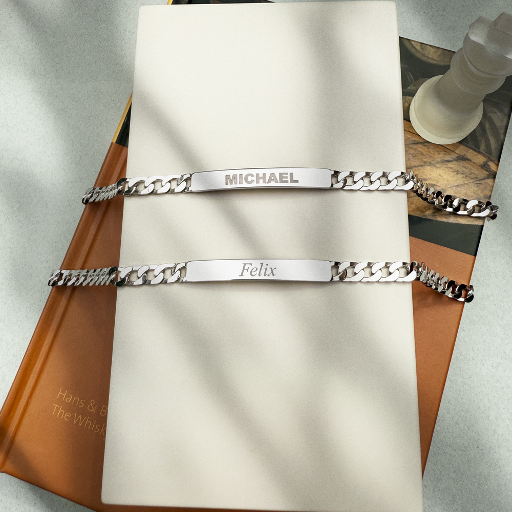Silver gourmet bracelet with name