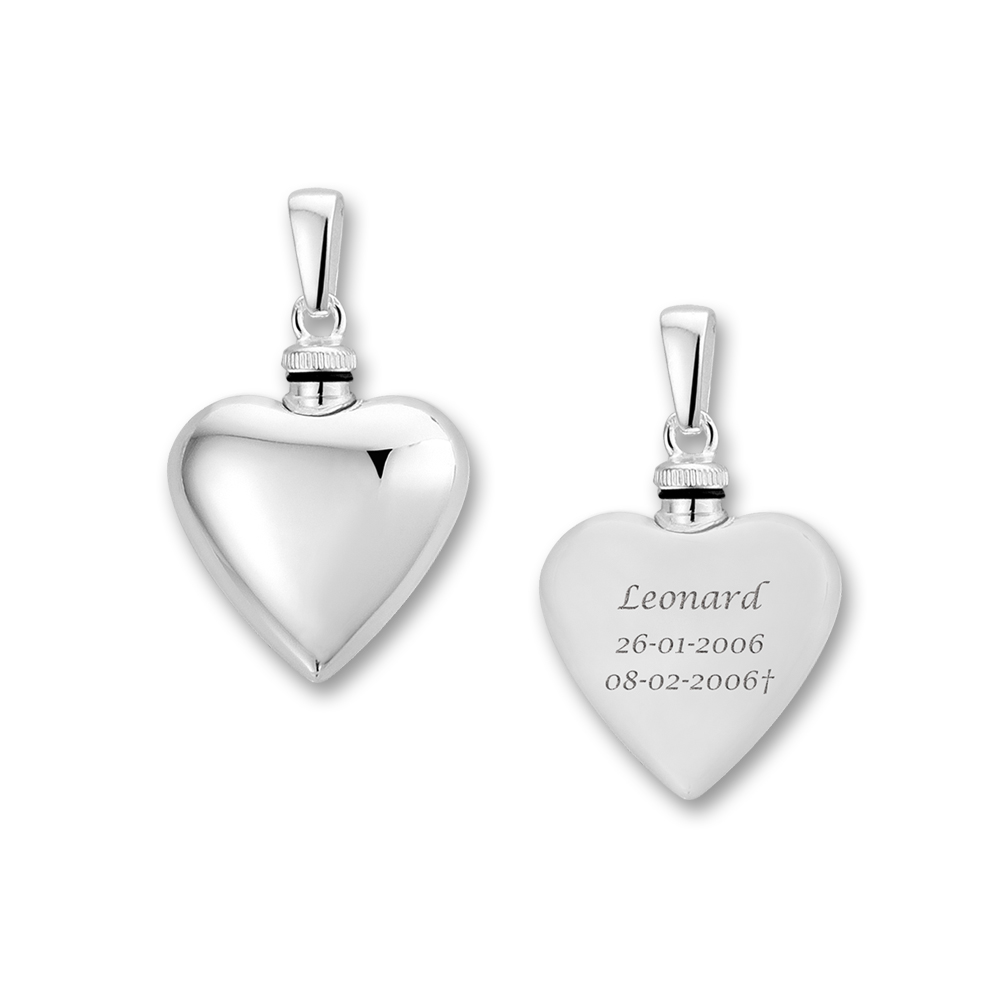 Silver heart-shaped assieraad with engraving