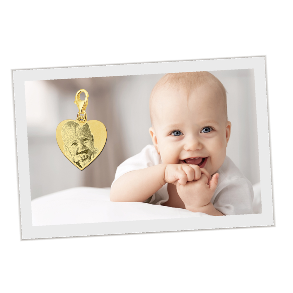 Photo pendant with heart and carabiner gold