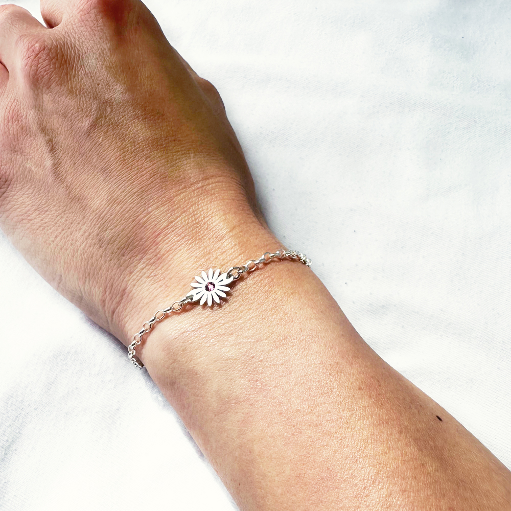 Silver bracelet with daisy birthstone