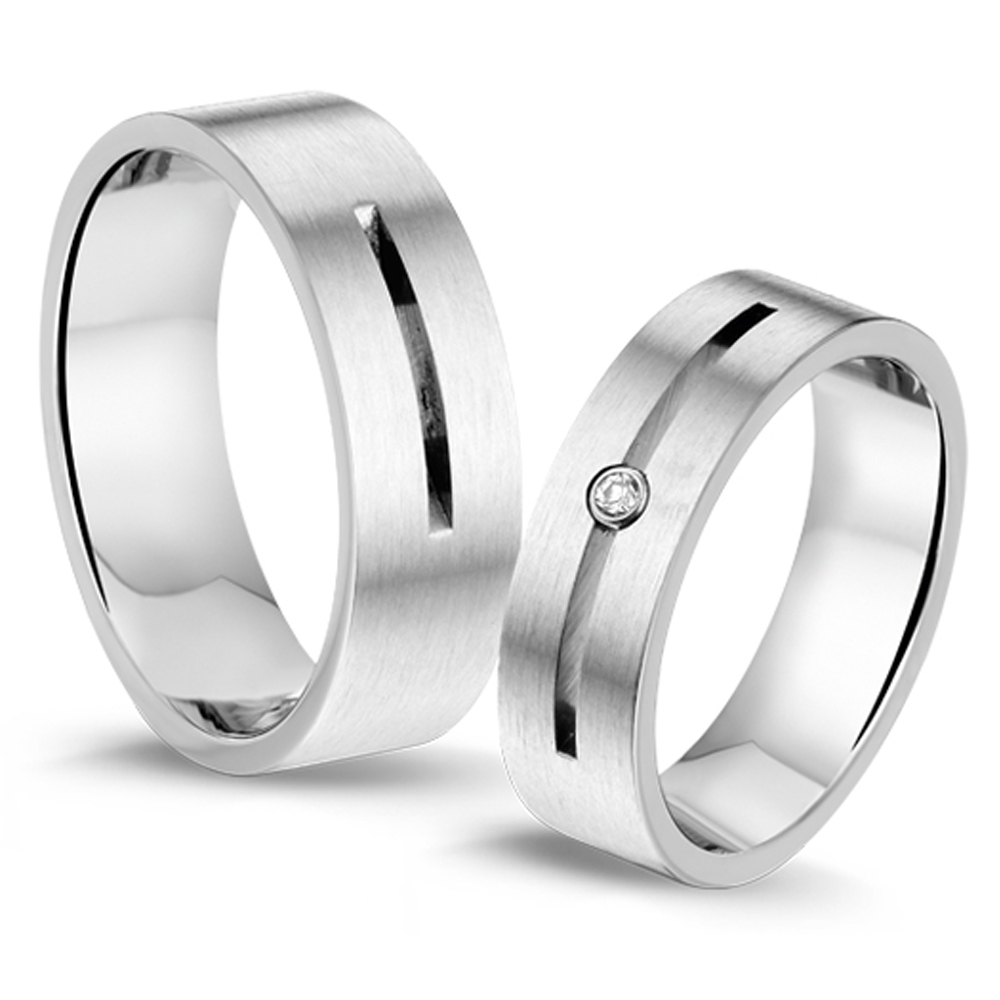 Steel friendship rings decorated with zirconia